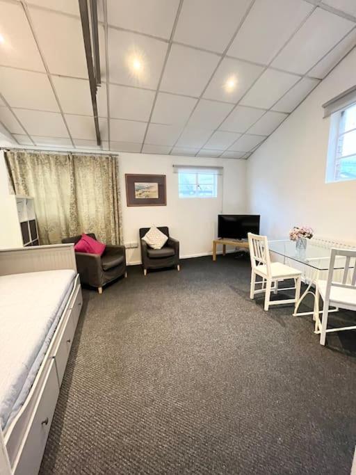 Cosy Apt 5mins Walk From Station Appartamento *