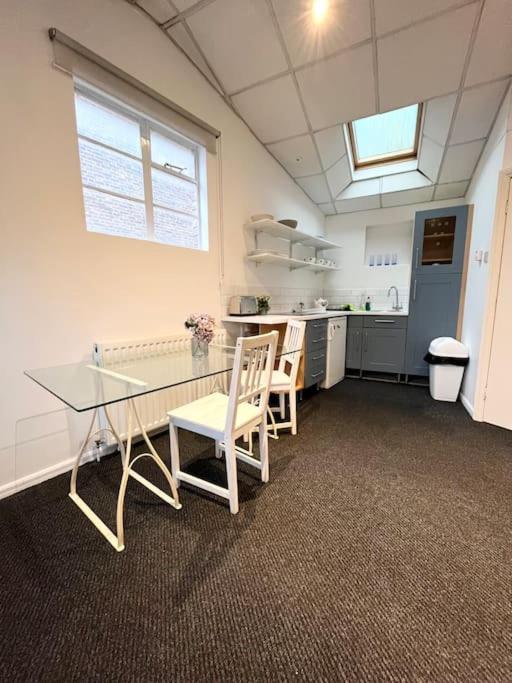 Appartamento Cosy Apt 5mins Walk From Station